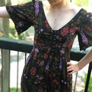 Floral jumpsuit with pockets!